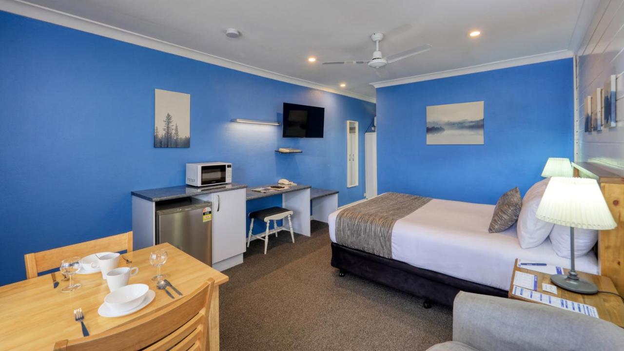 Colonial Motel & Apartments 영 외부 사진
